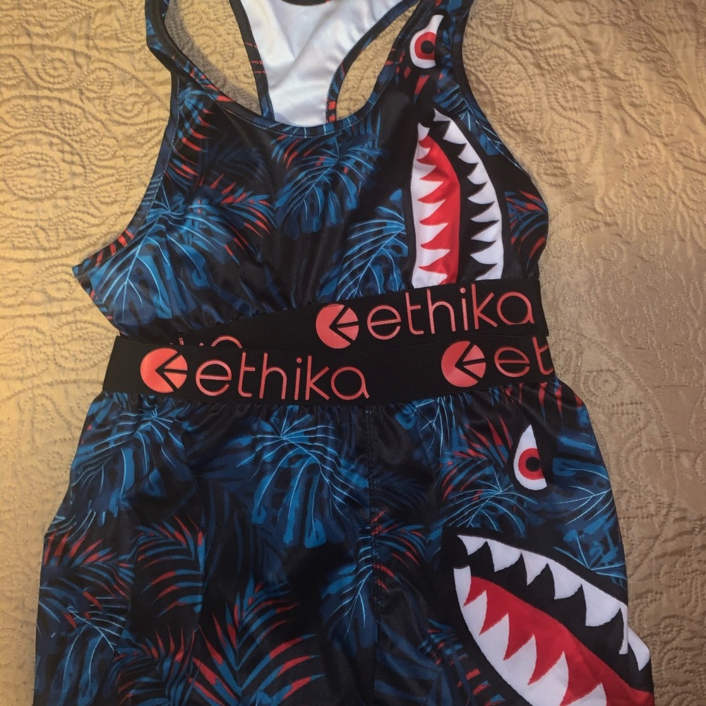Women Ethika Set